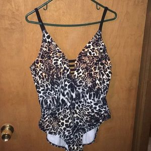 Ladies animal print one piece swimsuit